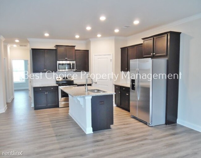Building Photo - 3 br, 2.5 bath Townhome - 311 Yellow Fox Rd