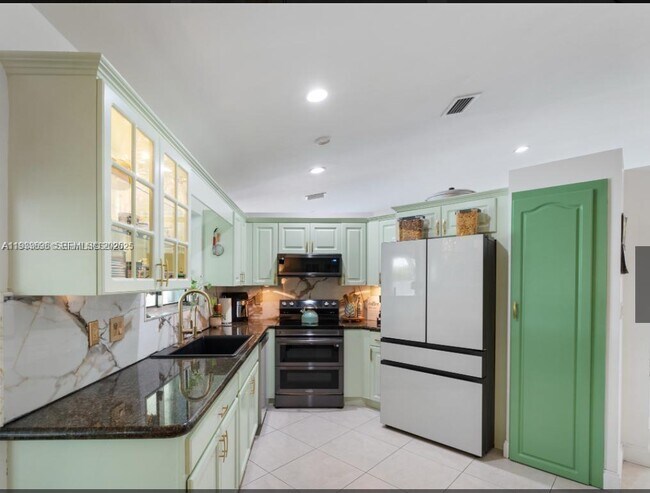 Foto del edificio - 14610 SW 145th Pl