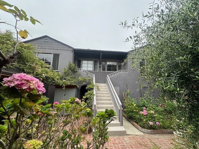 Building Photo - 822 7th St
