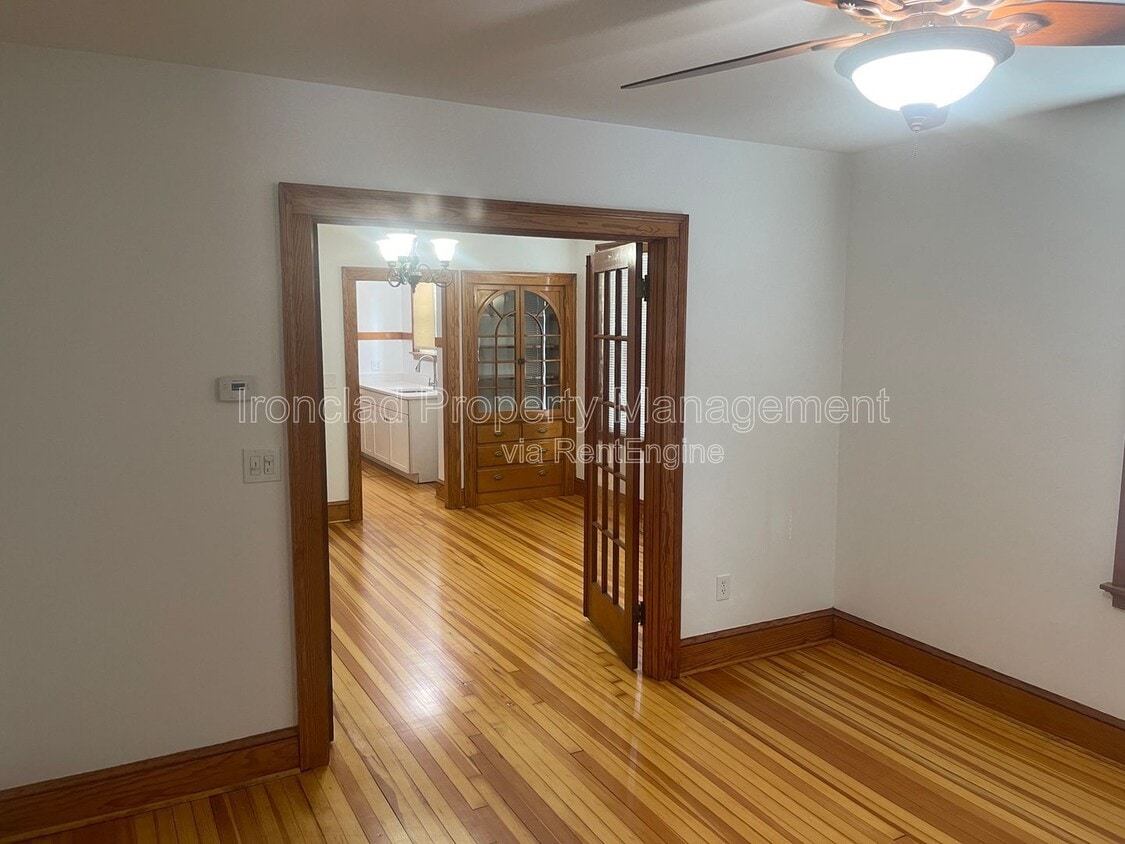 Primary Photo - 42 S St Ext