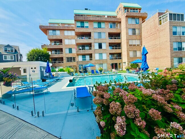 Foto del edificio - 98 Southfield Ave