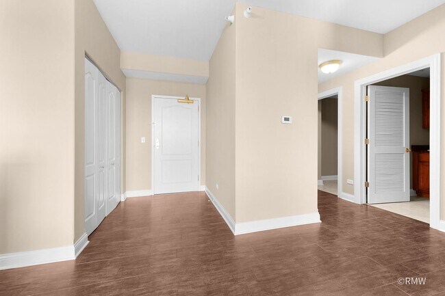 Building Photo - 2 Itasca Rd