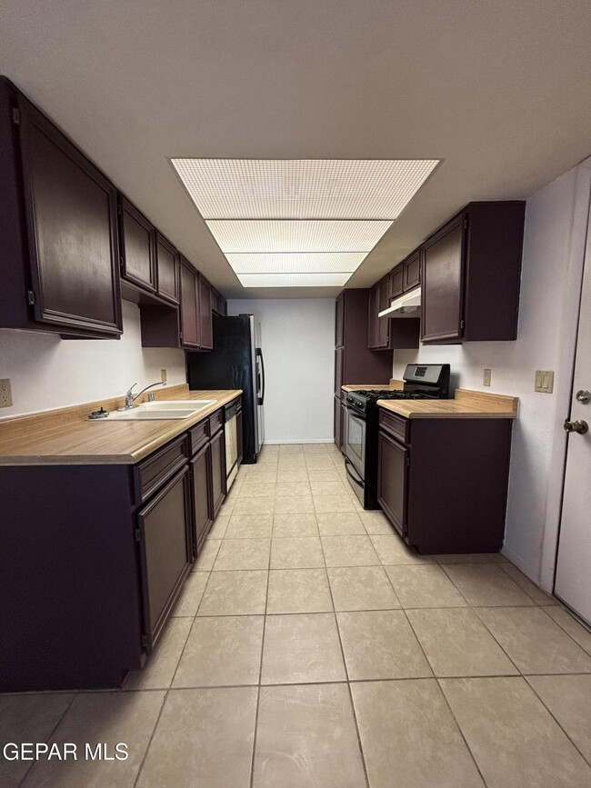 Building Photo - 3228 Mountain Ridge Dr