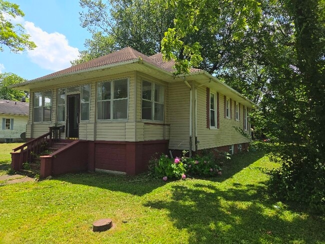 Building Photo - 311 N Blanche St