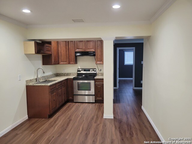 Building Photo - 219 W Silver Sands Dr