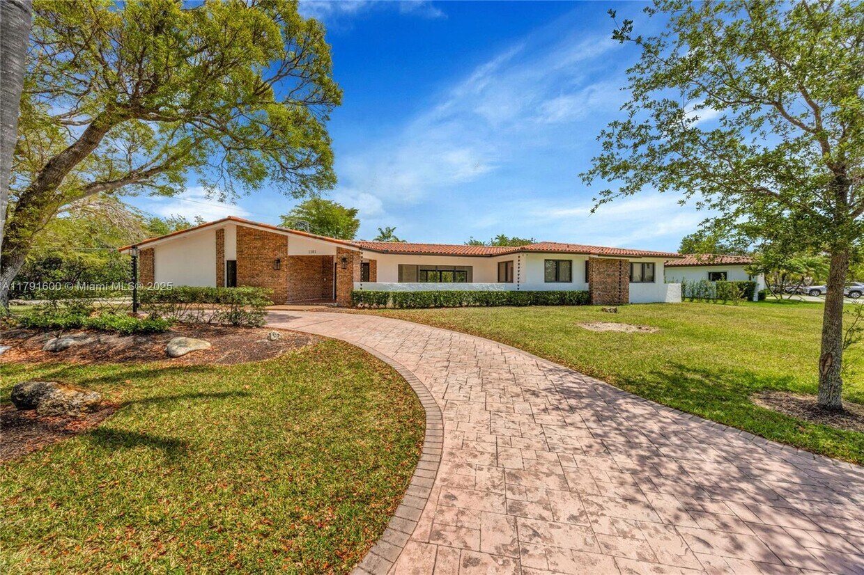 Foto principal - 1181 San Pedro Ave