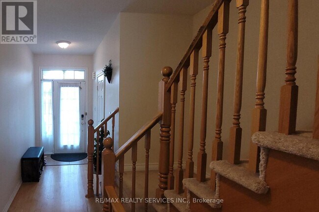 Photo du bâtiment - 2077 Tovell Dr