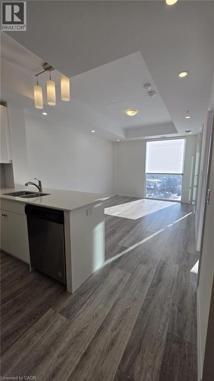 Photo du bâtiment - 60 Charles St W