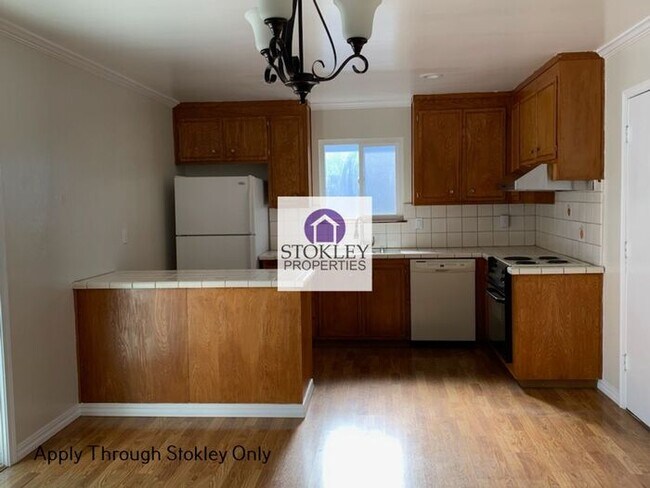Foto del edificio - Stokley Properties Presents 50 Cypress Ct,...