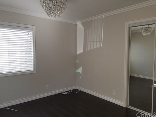Foto del edificio - 4104 E 7th St