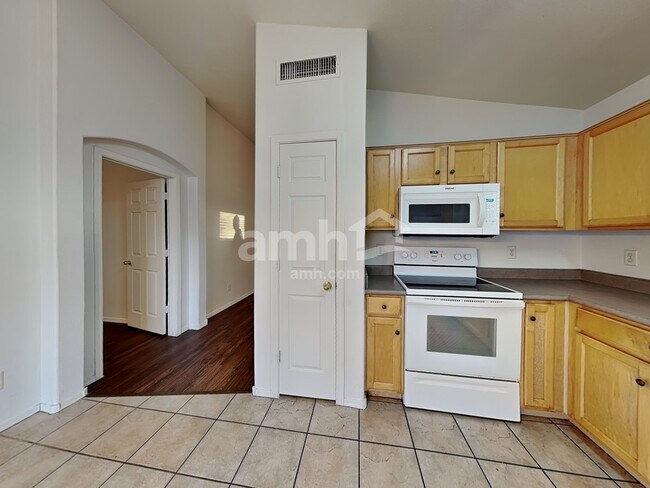 Foto del edificio - 10830 E Carol Ave