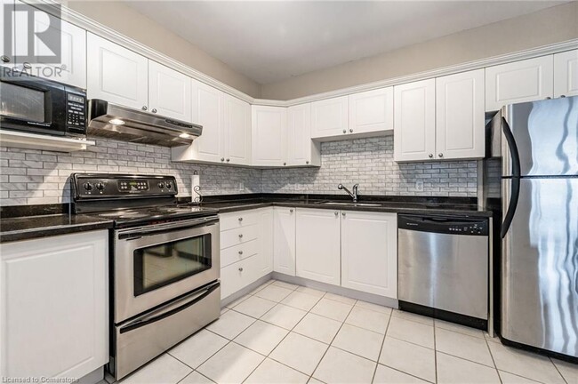 Building Photo - 255 Keats Way