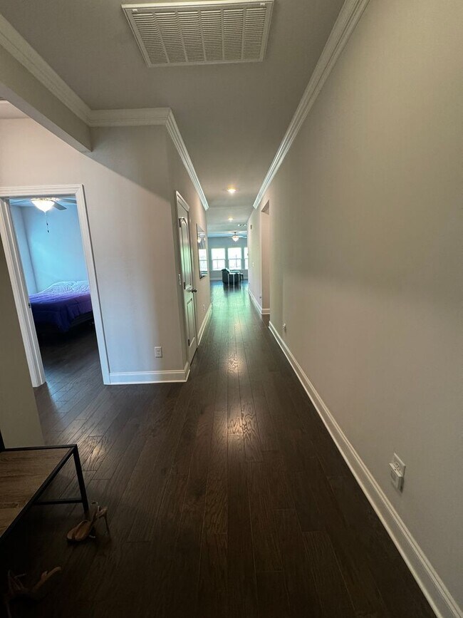 Building Photo - Newly build full furnished 3 bed 2 bath ho...