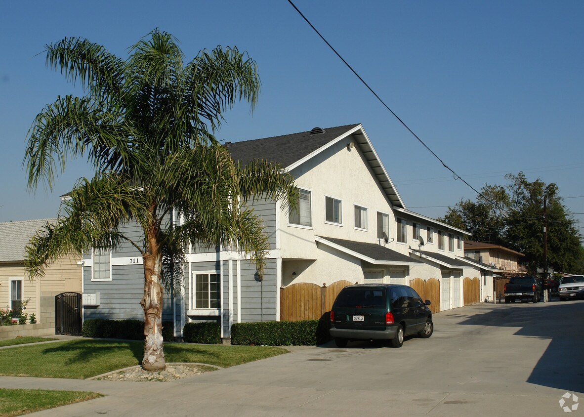 Building Photo - 711 S Victoria Ave