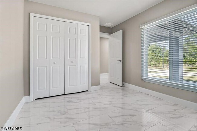 Foto del edificio - 2215 Kenneth Ave S