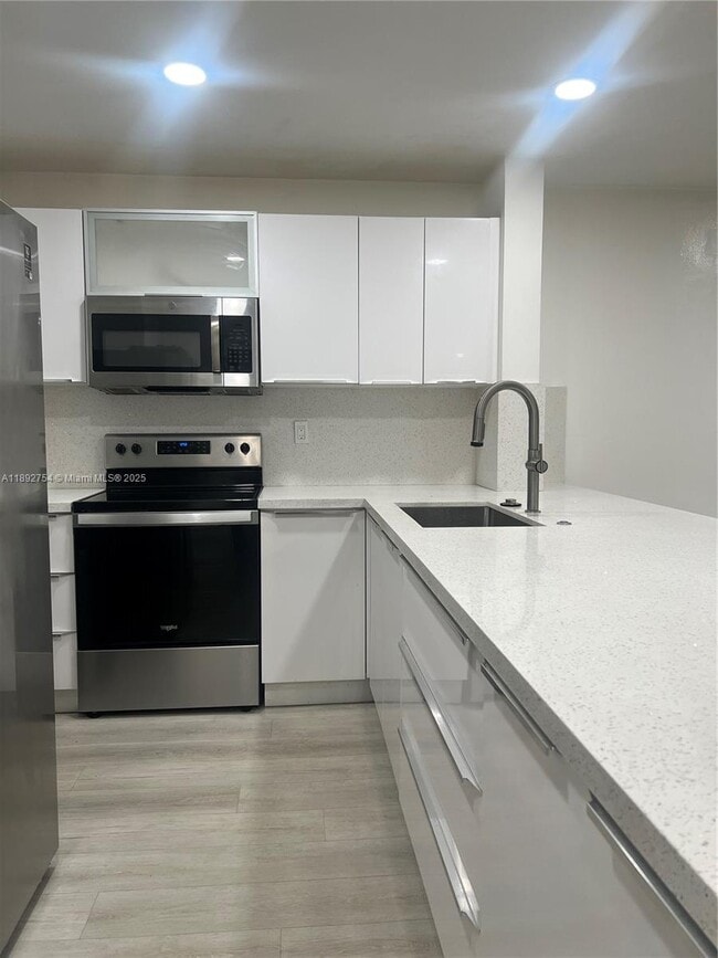 Foto del edificio - 9621 SW 77th Ave