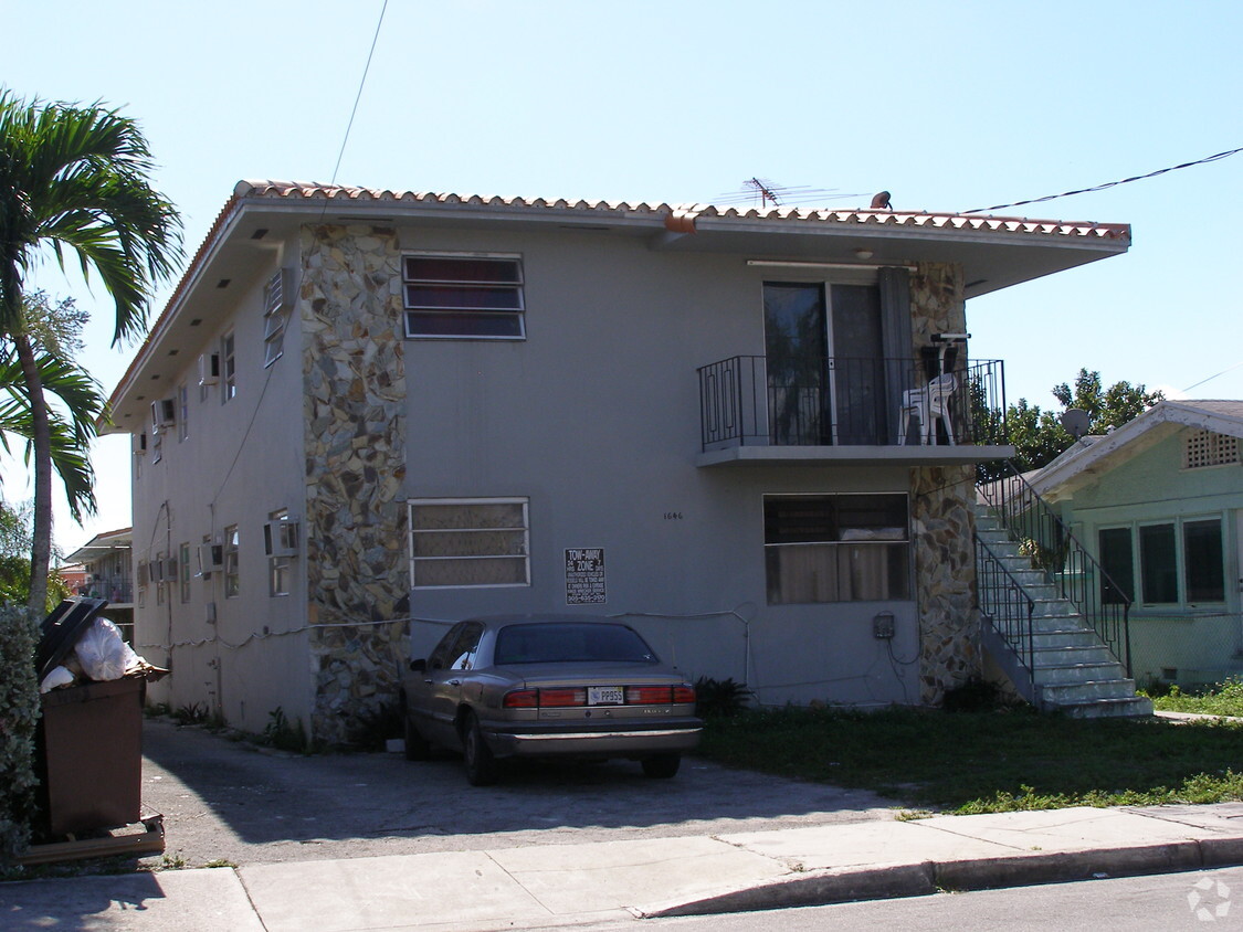 Building Photo - 1646 NW 2nd St