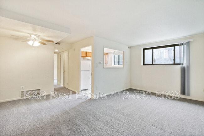 Building Photo - 760 5th Ave