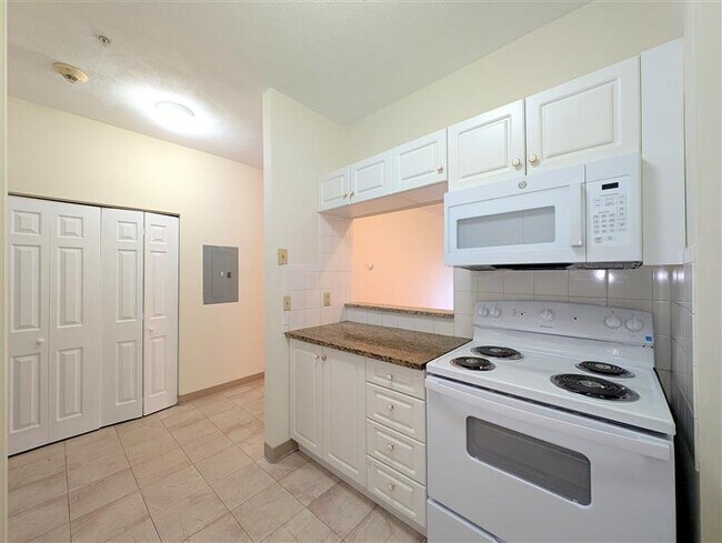 Foto del edificio - 373 Highland Ave