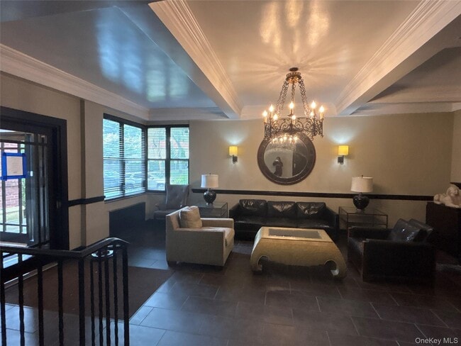 Building Photo - 160 S Middle Neck Rd