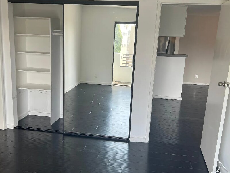 Foto del edificio - 7531 Hampton Ave