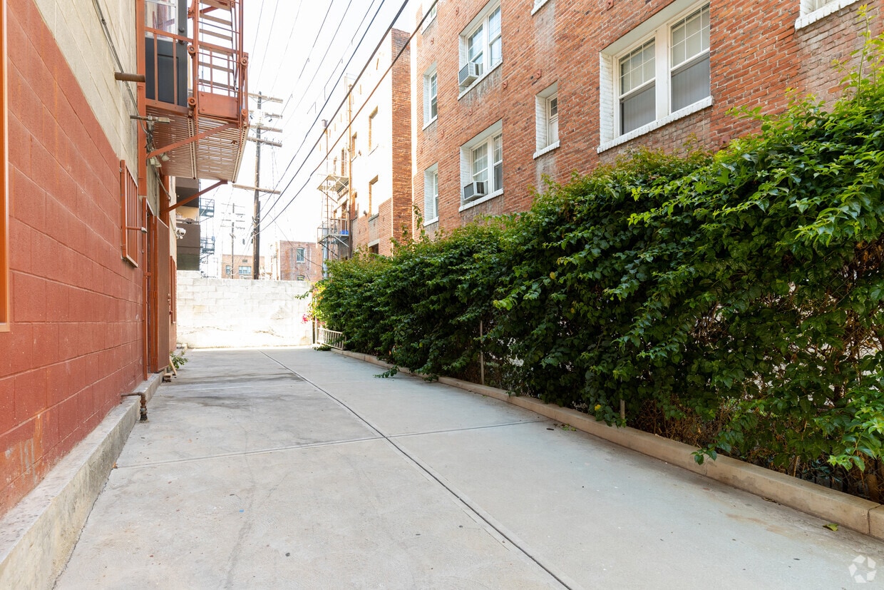 Mariposa Apartments Apartments in Los Angeles, CA Westside Rentals