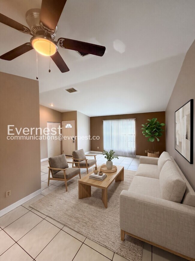 Foto del edificio - 3 Bed/2 Bath Home with Garage / Pet-Friendly / Vouchers Accepted / Available Now!
