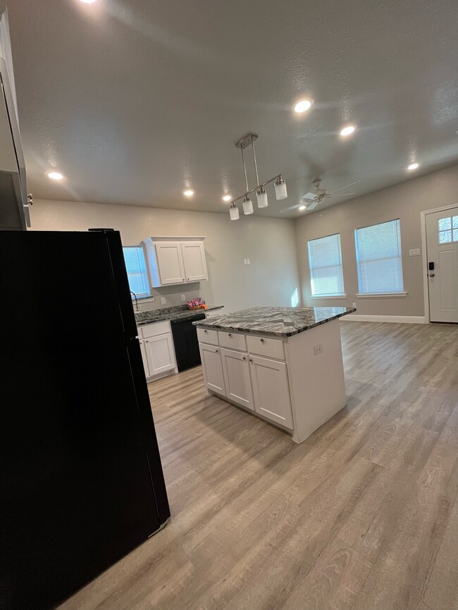 Foto del edificio - 3118 Hemphill St