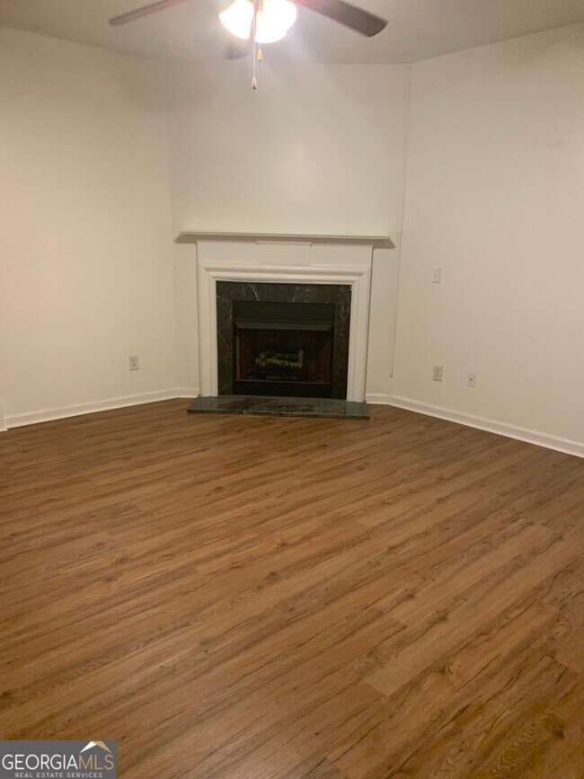 Foto del edificio - 3369 Marla Blvd NW