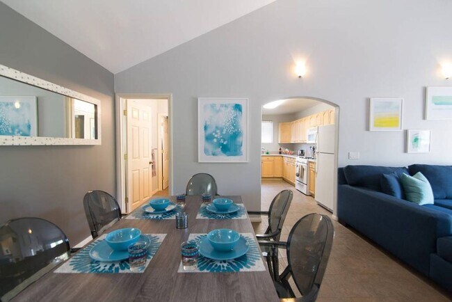 Foto del edificio - Spacious and Vibrant Property in Barrio Lo...