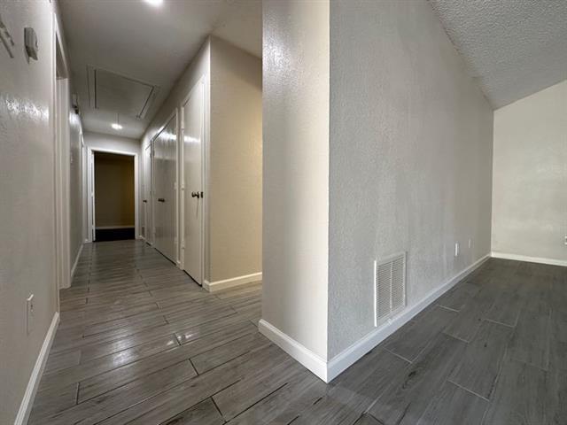 Building Photo - 328 Towne House Ln