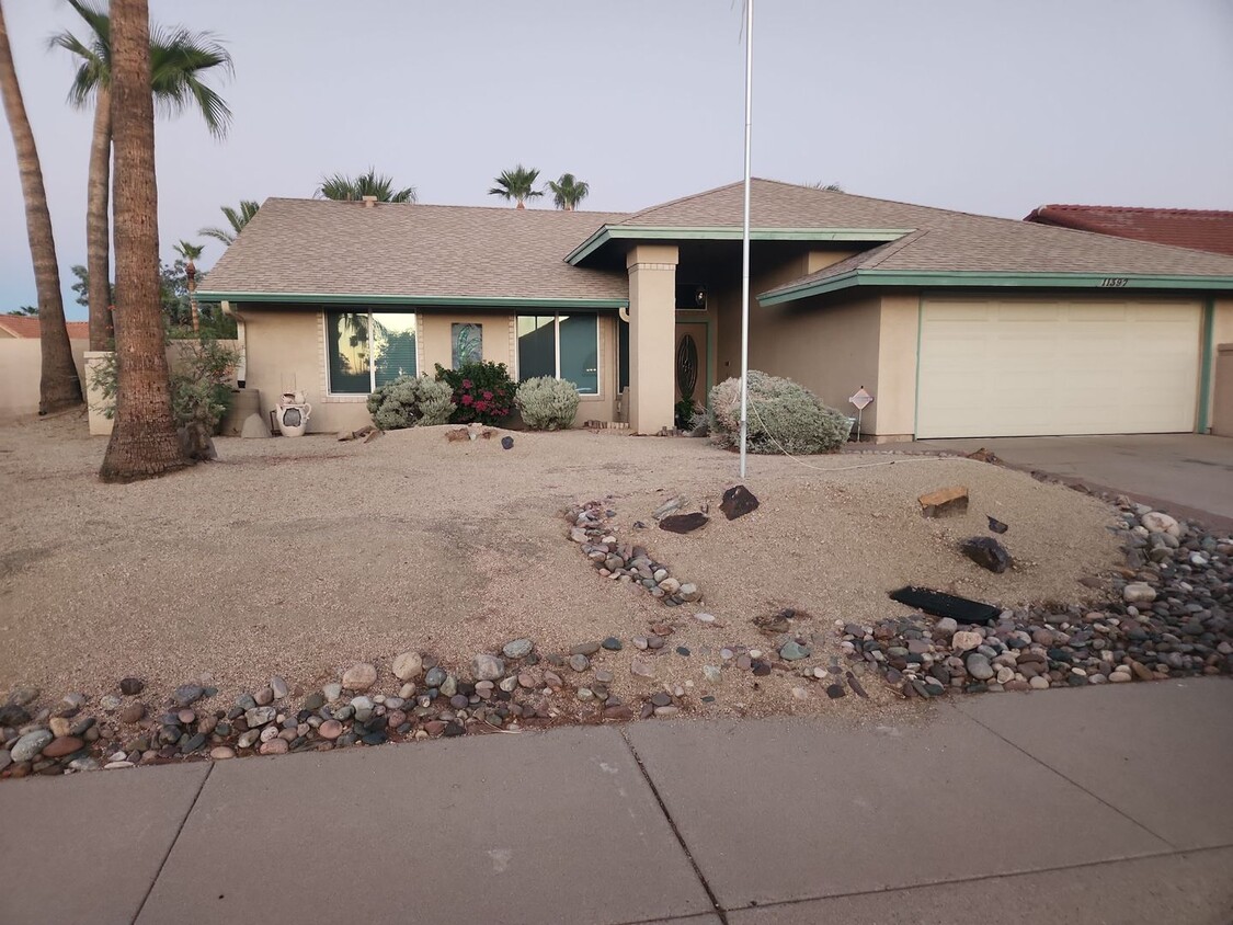 Foto principal - 3 Bed, 2 bath in Scottsdale, No HOA