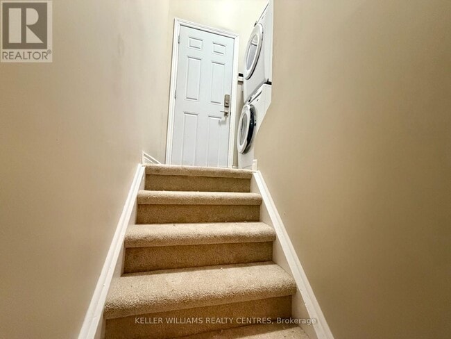 Building Photo - 46 Birchwood Dr