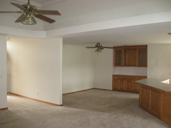 Building Photo - 111 E Marie Dr