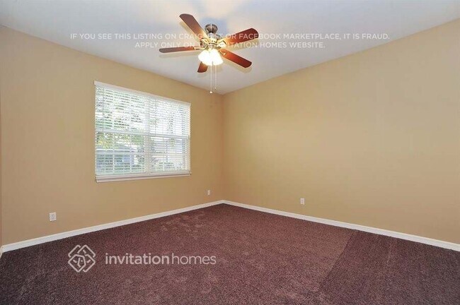 Foto del edificio - 5015 Lakehurst Ct