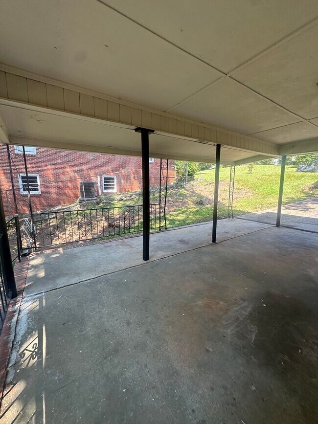 Foto del edificio - 1216 Rainbow Pass