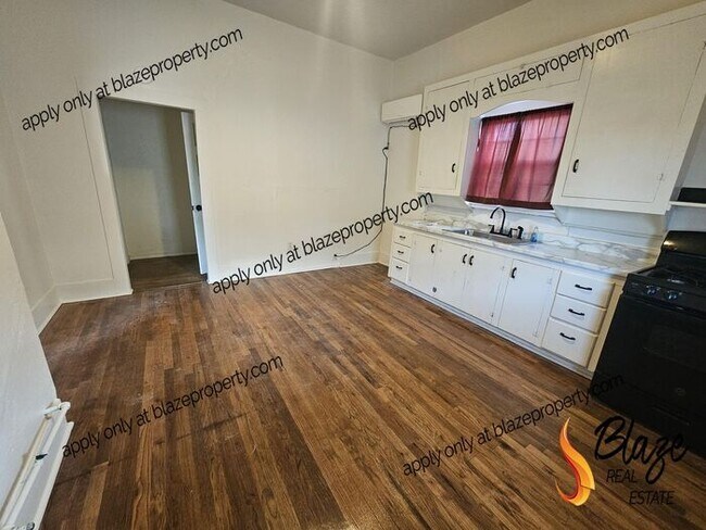 Foto del edificio - Your Versatile Space Awaits! 1 Bed, 1 Bath...