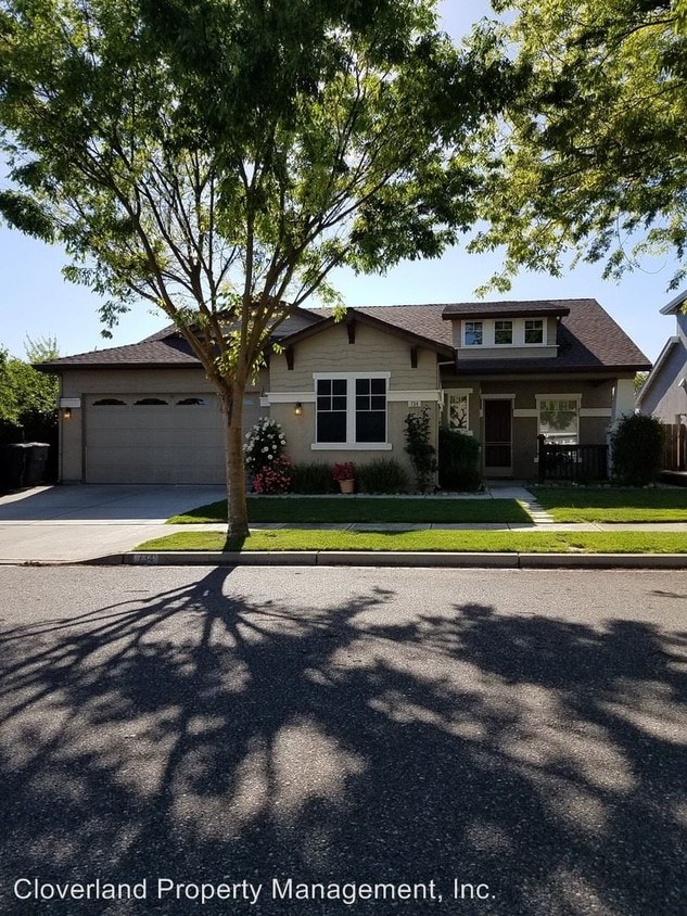 734 Peachcrest Dr, Oakdale, CA 95361 House Rental in Oakdale, CA