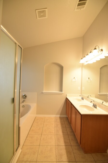 Foto del edificio - 5106 Lions Gate Ln