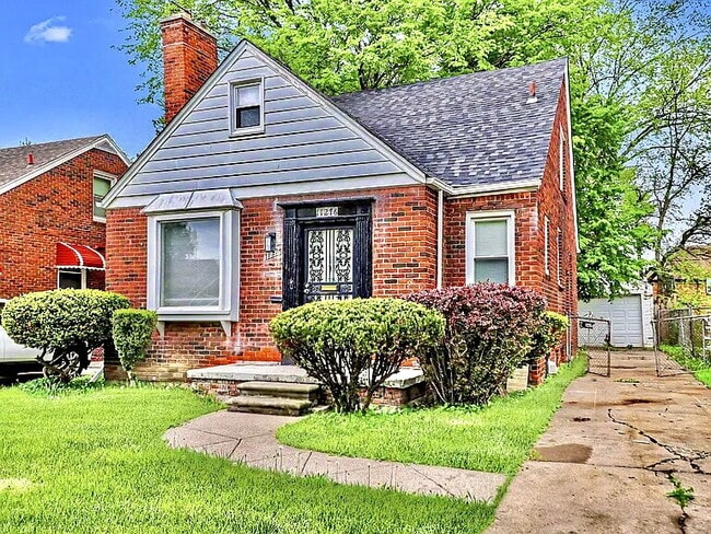 Building Photo - ELEGANT HOME