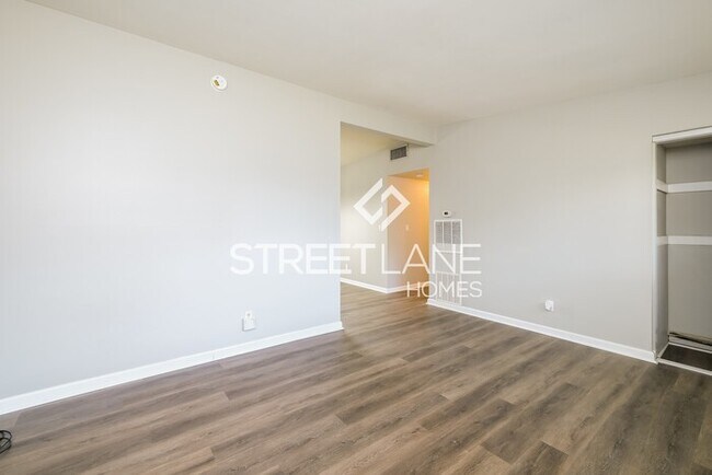 Charming 3 bedroom home in Jacksonville! - 4