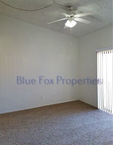 Building Photo - 2194 N Pantano Rd