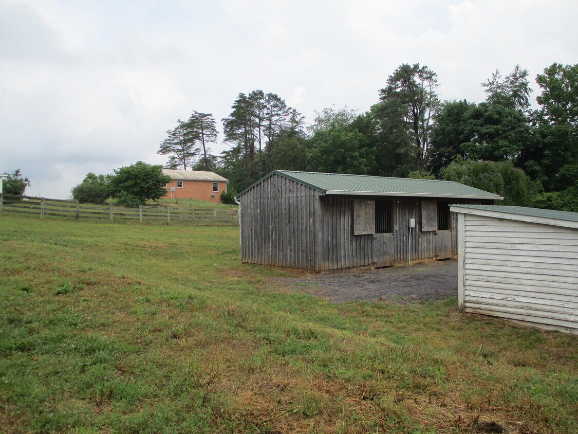 Foto principal - 416 Laurel Mills Rd