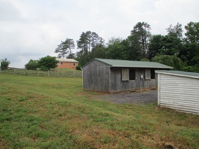 Building Photo - 416 Laurel Mills Rd