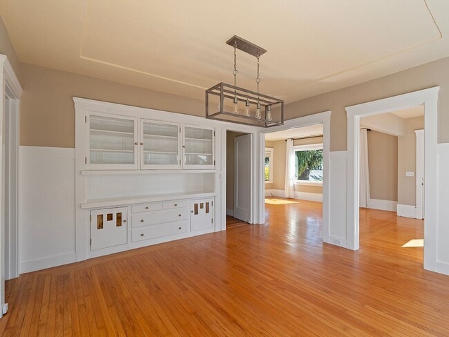 Building Photo - Updated single family home
