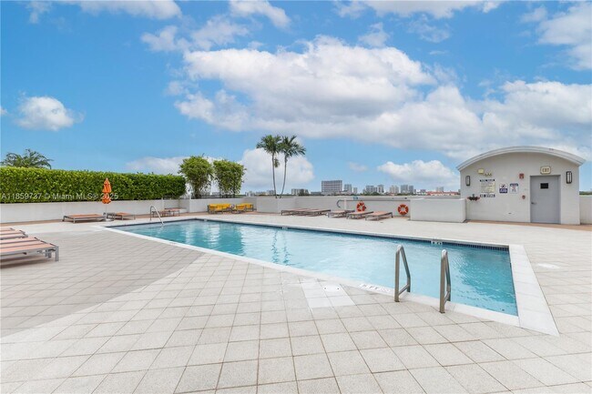 Foto del edificio - 3180 SW 22nd St