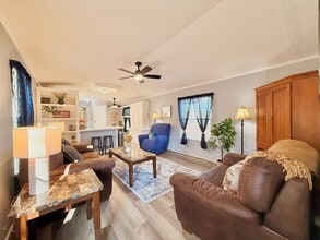 Building Photo - 675 Hawthorne Dr