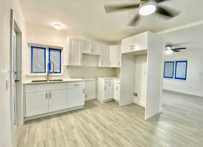 Foto del edificio - 815 NE 133rd St