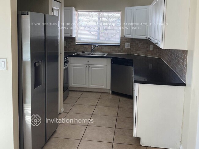 Foto del edificio - 1906 SW 123rd Ave