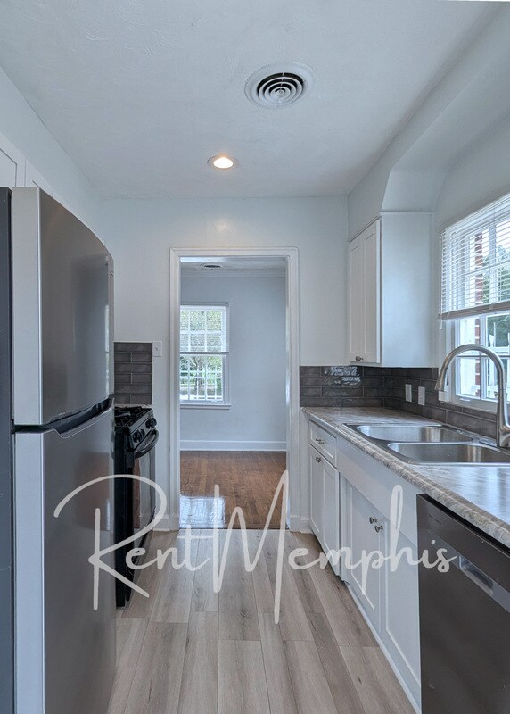 Photo - 625 E Pkwy S Apartment